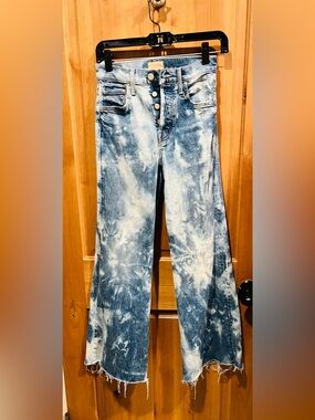 MOTHER Tomcat Roller Bleached Blue Wide-Leg Flare Jeans